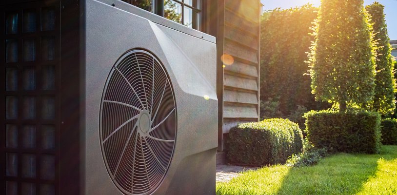 Kühlen mit der Wärmepumpe: Wie Heiztechnik im Sommer zur Klimaanlage wird